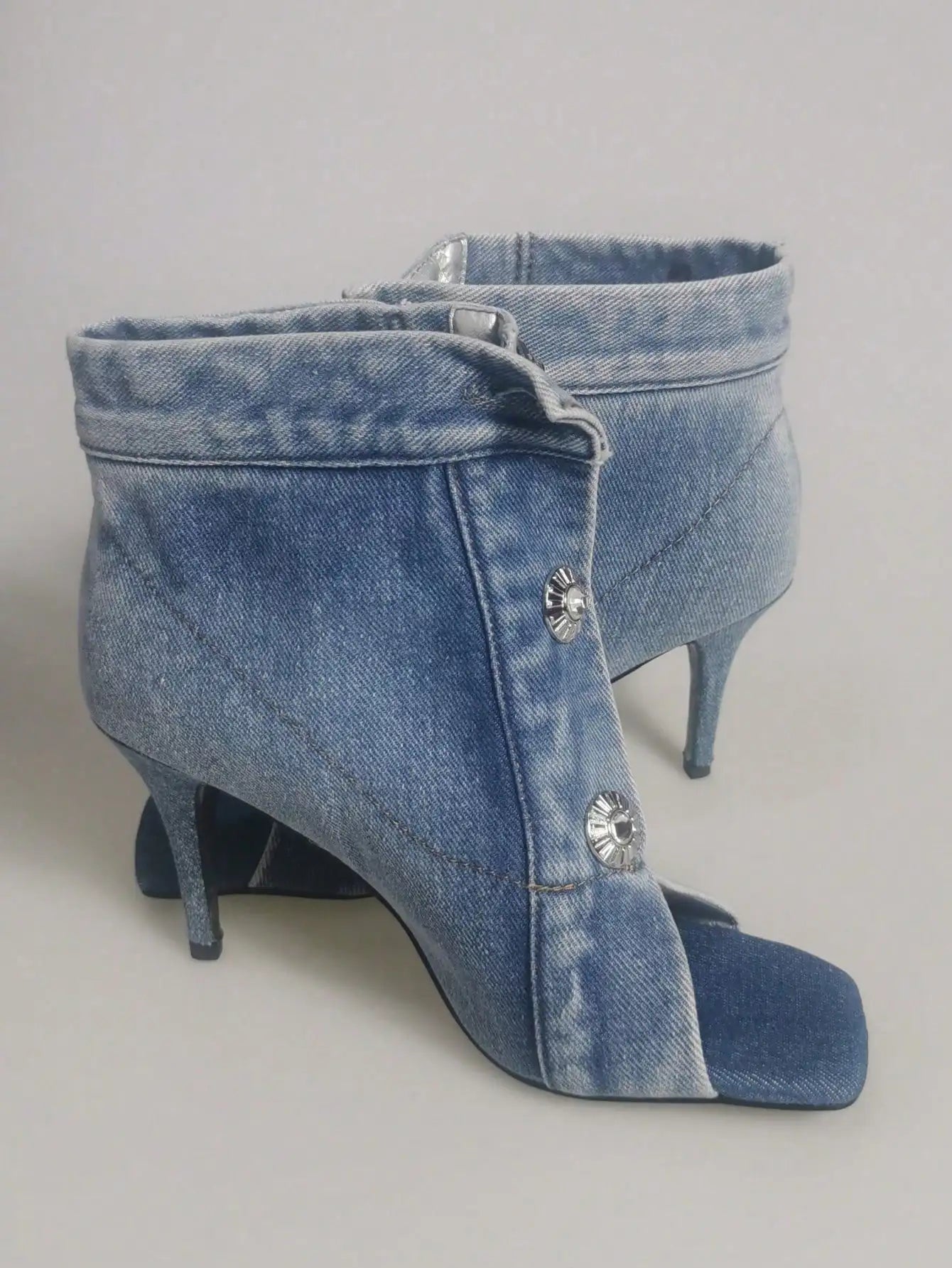 Catwalk Thin High Heel High